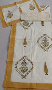 Juego de Ropa de Cama de Algodón Estampado a Mano con Diseño Floral de Jarrones, Hecho en Jaipur, India. - Product Image 3