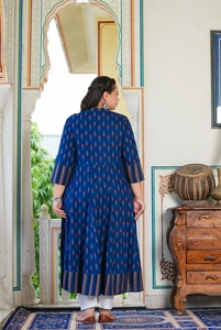 Kurta Anarkali de Rayón para Mujer, Talla Grande, Azul con Estampado Ikat, Cuello Mandarín, Mangas Tres Cuartos, Cómoda para Uso Diario - Product Image 5