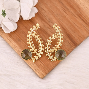 Boucles d'oreilles en laiton avec pierre précieuse péridot hydrofausée, bijoux de mode faits à la main pour femmes - Product Image 4