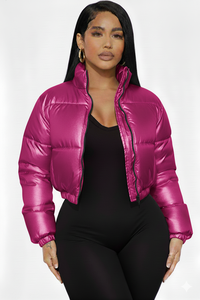 Veste matelassée pour femme à capuche, manches classiques, doublure en coton, fermeture éclair, brodée et teinte, avec patchs personnalisés – Vente en gros - Product Image 2