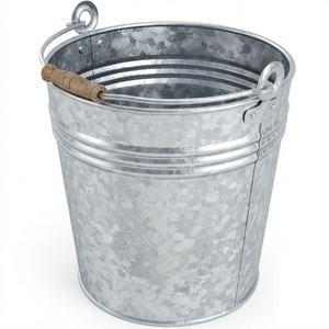 Seau en métal galvanisé avec poignée en bois confortable, seau en fer résistant à la rouille pour décoration rustique de ferme - Product Image 1