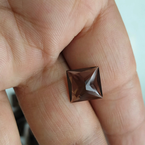 ควอตซ์สีน้ำตาลธรรมชาติ 10 มม. ทรงสี่เหลี่ยมเจ้าหญิงคัท คุณภาพดีที่สุด พลอยหลวมสำหรับทำเครื่องประดับและสร้อยคอ - Product Image 5