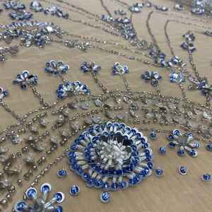 Tela de Encaje Floral 3D Azul de Lujo con Cuentas y Lentejuelas Bordadas a Mano, Tul para Vestidos de Novia de Alta Costura, Proveedor al por Mayor - Product Image 1