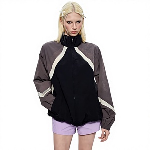 เสื้อแจ็คเก็ตกันลมผู้ชายแบบสั่งทำพิเศษ - ซิปแบบรูดขึ้น วัสดุไนลอน สไตล์วาร์ซิตี้ ทรงโอเวอร์ไซส์ กันลม พร้อมดีไซน์แบบปะติด - Product Image 5