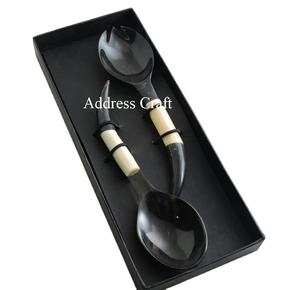 100% naturel corne de buffle couverts classique serveur à salade avec poignée en os outil de salade personnalisé créatif corne couverts cuillère et fourchette ensemble - Product Image 1