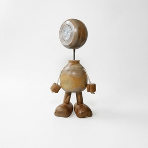 Lampe de table en bois de haute qualité de style moderne Lampe debout décorative à commande tactile de forme unique pour la maison - Product Image 1