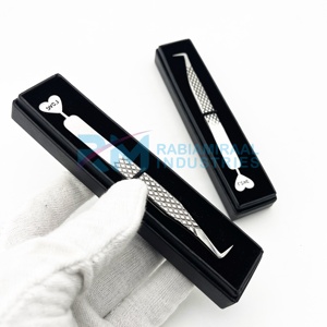 แหนบต่อขนตา RMI Silver Shin Tip ด้ามจับเพชร ลายหัวใจ ด้านล่างเป็นรูปหัวใจ และบรรจุในกล่องการ์ดแบบแหนบเดี่ยว - Product Image 3