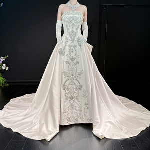 Robe de mariée sans bretelles en mousseline délicate avec perles, coupe trapèze, col en V, taille princesse, fermeture éclair au dos, soutien-gorge intégré, asymétrique, classique - Product Image 5