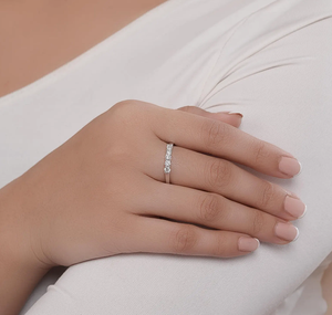 แหวนเงินวินเทจประดับเพชร รับรองโดย IGI สำหรับงานหมั้น งานแต่งงาน และโอกาสพิเศษสำหรับสุภาพสตรี ขายส่ง - Product Image 5