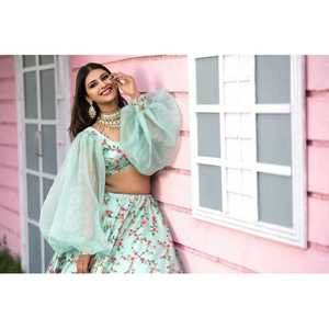 Accesorios Étnicos de Diseñador, Hermoso Trabajo de Bordado, Lehenga Choli para Fiestas - Product Image 6