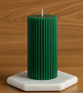 Velas de Parafina Verdes Acanaladas en Forma de Pilar para Pedidos al por Mayor - Hechas a Mano, Ecológicas, No Tóxicas, de Larga Duración para Bodas y Diwali - Product Image 2