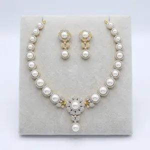 Ensemble collier et boucles d'oreilles en perles d'imitation florales et zircon, plaqué or, pour femmes, bijoux de mariage indiens classiques, vente en gros - Product Image 4