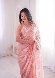 Sari de créateur : L'élégance redéfinie – Sari de soirée moderne réversible dans une teinte saisissante avec de riches détails - Product Image 6