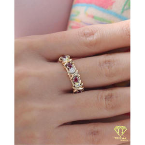 Precioso Anillo de Diamante Cultivado en Laboratorio con Rubí, Oro Amarillo, Corte Redondo, Elegante Joyería Nupcial para Mujer - Product Image 4