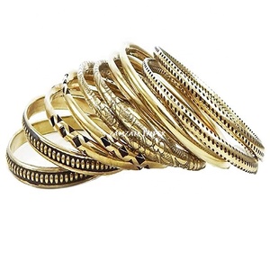 Ensemble de bracelets en laiton assortis faits à la main de qualité supérieure pour femmes par Zam Zam Impex - Product Image 1