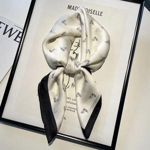 Écharpe en soie imprimée vintage de 70 cm, élégante écharpe de cou pour femme, accessoire de bureau polyvalent et cravate de style rétro - Product Image 2