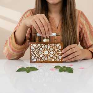 Bolso de Mano de Madera con Incrustaciones de Madreperla, Estilo Tradicional de Lujo, con Trabajo Intrincado de Madreperla para Bodas Tradicionales y Festivales - Product Image 5
