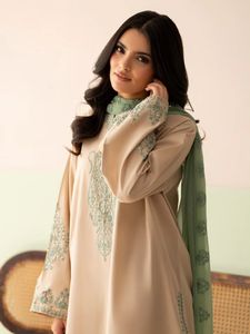 Ensemble prêt-à-porter entièrement cousu en soie romaine avec broderie de créateur, pantalon palazzo et dupatta - Product Image 4