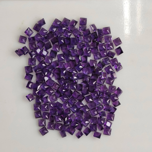 ควอตซ์ธรรมชาติอเมทิสต์ 4 มม. ทรงสี่เหลี่ยมเจ้าหญิง ตัดเจียระไนแบบหลวมๆ สำหรับทำเครื่องประดับ รีด์เมาน์เทน เจมส์ R4AFSQCTP4 - Product Image 3