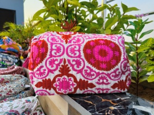 Wholesale Cosmetic Pouches Easy <b>Storage</b> Makeup <b>Box</b> For Her Cotton Quilted Toiletry Bags Handmade Block Print Portable Makeup Bag - Product Image 3