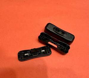 Interruptor en Línea de Plástico ALC Negro 304 de 250V para Lámpara de Escritorio - Product Image 1