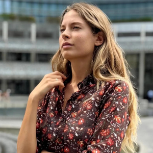 Camisa Boho de Algodón con Estampado Floral Oscuro para Mujer, Blusa Informal de Manga Larga con Botones, Ligera, para Verano - Product Image 1