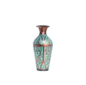 Colección de Floreros de Hierro Contemporáneos con Superficie de Fabricación Artesanal y Atractivo de Lujo - Product Image 5