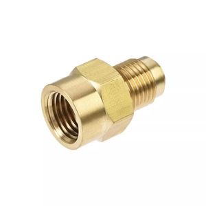 Adaptador de Tubería de Latón en Oferta con Diseño Roscado y Liso para Sistemas Neumáticos Confiables, Disponible a Precio de Mayoreo - Product Image 1