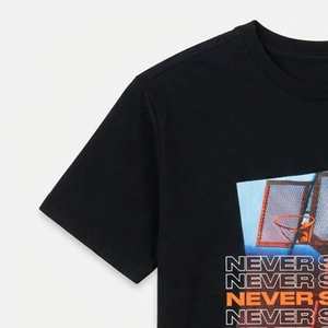 Nuevas Camisetas Negras para Hombre con Logotipo Impreso en DTF Personalizado de Alta Demanda, para Ropa Deportiva, Camiseta Moderna con Cuello Redondo, Tejido Transpirable y Cómodo - Product Image 3