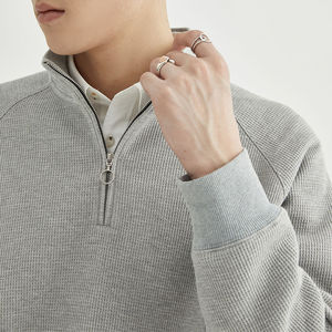 Pull demi-zip pour homme, couleur unie, tissu respirant pour un confort tout au long de la journée, coupe classique, finition de haute qualité avec tissu durable - Product Image 6