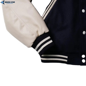 เสื้อแจ็คเก็ตวาร์ซิตี้ DAIZEN STAR Sleeper Hit Video สำหรับผู้ชาย สีกรมท่า-ขาว ปักตัวอักษร ปกคอพับ ติดกระดุมแถวเดียว ระบายอากาศได้ดี - Product Image 3