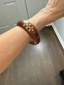 Elegantes Brazaletes de Madera para Chicas, Joyería Ecológica Hecha a Mano para Moda Moderna y Tradicional - Product Image 1