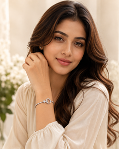 Bracelet en argent 925 de qualité supérieure, élégant, délicat, scintillant, bijou intemporel pour femme, disponible à la vente - Product Image 5