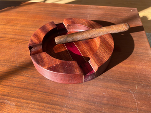 Cendrier en bois tourné à la main, finition lisse, fabrication artisanale - Product Image 2