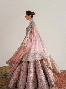 Élégante Robe Lehenga Choli en Soie Rose Brodé, Longueur Ras du Sol, Traditionnelle pour Mariage et Fêtes, Haute Qualité pour Femme, Inde - Product Image 2