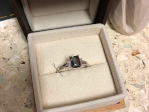 Bague Alexandrite, coupe émeraude, pierre précieuse changeante de couleur, pierre de naissance de juin, en argent sterling, bague de promesse, bague de mariage - Product Image 1