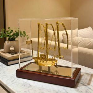 Maqueta de Barco Titanic de Latón de Primera Calidad con Estuche de Acrílico, Base de Madera Artesanal, Diseño Tradicional, Tema Náutico, Decoración para el Hogar - Product Image 3
