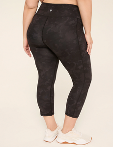 Leggings Capri Décontractés à Motifs Floraux pour Femmes Grandes Tailles, Durables, Entièrement Imprimés, Personnalisables avec Logo OEM, Impression par Transfert Thermique, avec Poche - Product Image 6