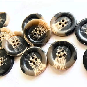 Botón de cuerno de buey negro personalizado con sombra blanca natural Accesorios de moda de lujo Ágata - Product Image 5