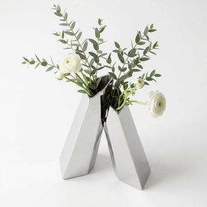 Jarrón de Flores Hecho a Mano de Latón y Acero, 26 cm, Plateado Pulido Espejo, Diseño de Fragmentos, Centro de Mesa para Hogar/Hotel/Bodas - Product Image 4
