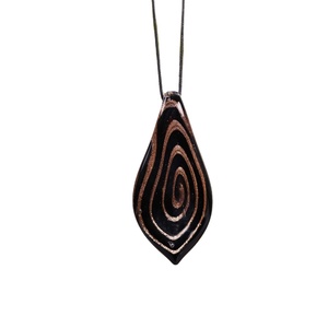 Colgantes Decorativos Unisex de Vidrio Hecho a Mano de Alta Calidad, con Forma de Hoja, en Negro y Dorado, para Uso Diario, Estilo Artesanal de la India - Product Image 1