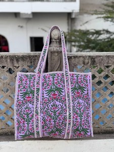Sac à bandoulière matelassé en coton imprimé pour femme, sac à main tendance de créateur avec un look luxueux - Product Image 3