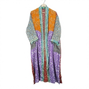 ชุดกิโมโนผ้าไหมญี่ปุ่นทำมือแบบวินเทจ ลายดอกไม้สไตล์โบฮีเมียน ความยาวระดับเข่า สำหรับผู้หญิง สวมใส่ได้ในฤดูร้อน เหมาะสำหรับงานแต่งงาน หรือคลุมบิกินี่ - Product Image 1