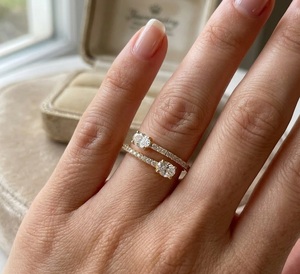 Anillo de Eternidad con Doble Diamante Ovalado de Oro Rosa Platino 950, Color E, Claridad VS1, 0.73CT, Diamante Cultivado en Laboratorio, Engaste Bypass - Product Image 3