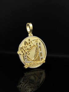 Colgante de Cadena Personalizado de Acero Inoxidable Estilo Hip Hop con Icónicos Diamantes y Circonitas Esmeriladas - Product Image 3