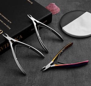 Coupe-ongles professionnel de qualité salon avec poignée antidérapante, outil en acier inoxydable durable pour les soins des ongles des doigts et des orteils - Product Image 4