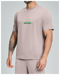 เสื้อยืดคอตตอนทรงปกติสำหรับผู้ชายของ Naimat Abbas Industries พร้อมลายพิมพ์โลโก้ด้านหน้า คอกลม แขนสั้น เนื้อผ้าเจอร์ซีย์ ระบายอากาศได้ดี - Product Image 3