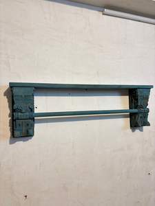 Porte-serviettes rustique en bois sculpté à la main, pour cuisine et salle de bain |   Support de canne à pêche vintage indien en bois de teck vieilli, couleur turquoise - Product Image 2