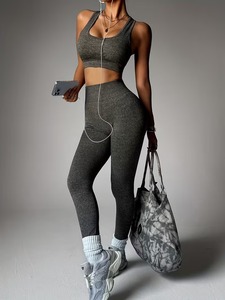 Conjunto Deportivo de 2 Piezas sin Costuras con Textura Geométrica: Top Corto y Leggings de Entrenamiento con Control de Abdomen - Product Image 1