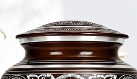 Urne funéraire traditionnelle en métal gravé marron, taille adulte, pour cendres humaines, vente en gros, offre spéciale - Product Image 6